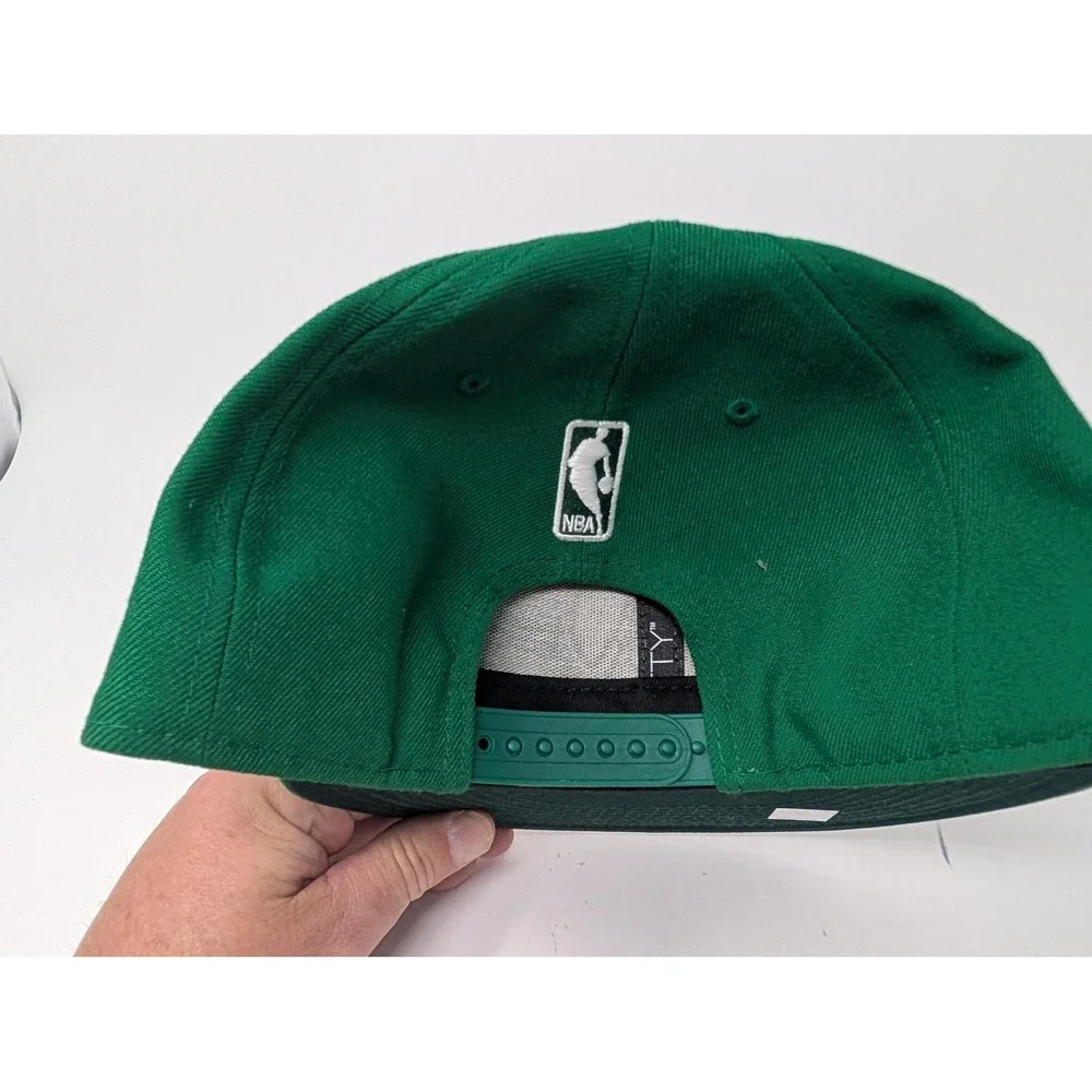 Milwaukee Bucks Hat Cap Snap Back Mens One Size Green NBA Basketball New Era